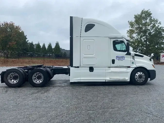 2021 Freightliner T12664ST