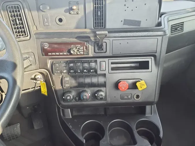 2019 NAVISTAR INTERNATIONAL LT625 DAYCAB T/A