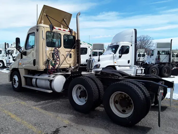 2016 FREIGHTLINER/MERCEDES CASCADIA 125