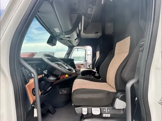2022 Freightliner Cascadia 126
