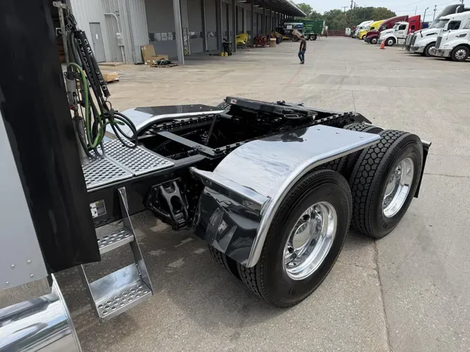 2020 Kenworth W900