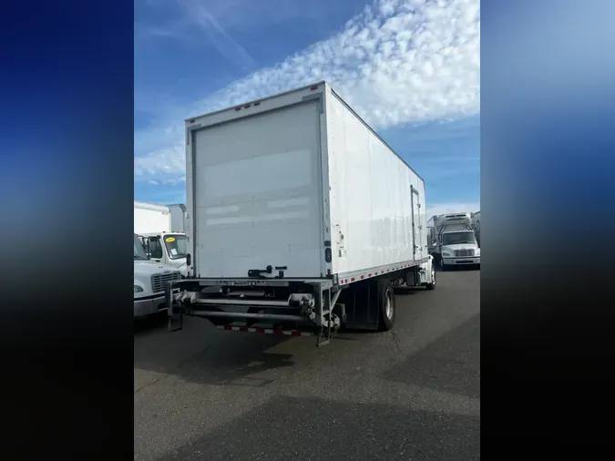 2018 FREIGHTLINER/MERCEDES M2 106