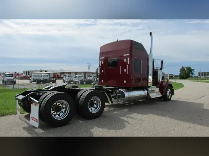 2025 Kenworth W900L