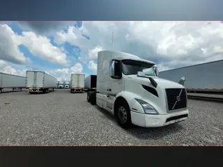 2019 Volvo VNL 740
