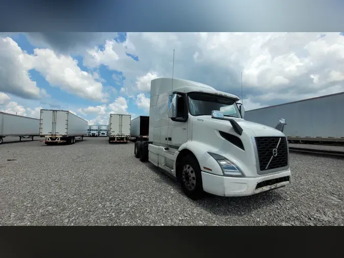 2019 Volvo VNL 7400b1754ff2ee575ee11f35cec5fb20f3a