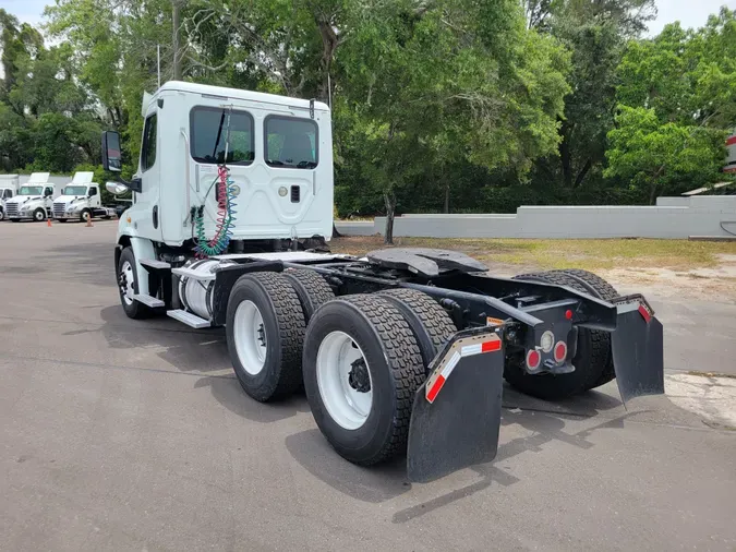 2017 FREIGHTLINER/MERCEDES CASCADIA 113