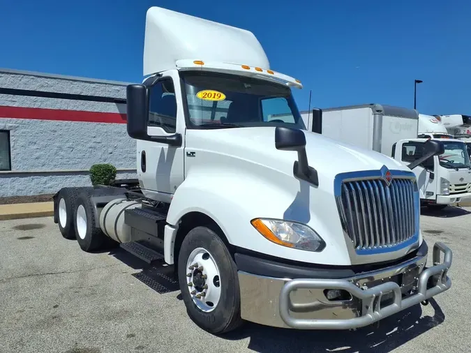2019 NAVISTAR INTERNATIONAL LT625 DAYCAB T/A0b1a3600485249eb761ef973f2a764d0