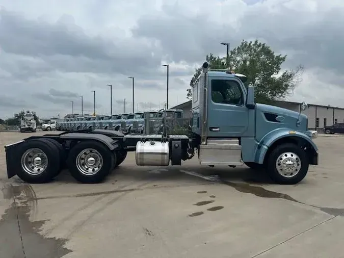 2022 Peterbilt 567
