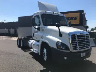 2018 FREIGHTLINER X12564ST