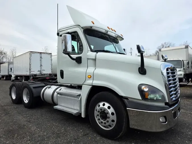 2019 FREIGHTLINER/MERCEDES CASCADIA 1250b1fc7d84b01d3b656e1c5e57d6a9bda