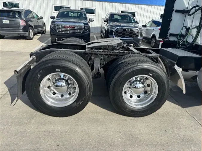 2023 Freightliner Cascadia 126