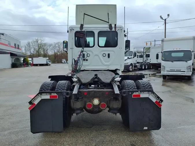 2020 FREIGHTLINER/MERCEDES CASCADIA 113