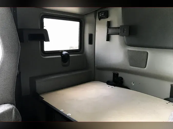 2022 INT LT625 6x4