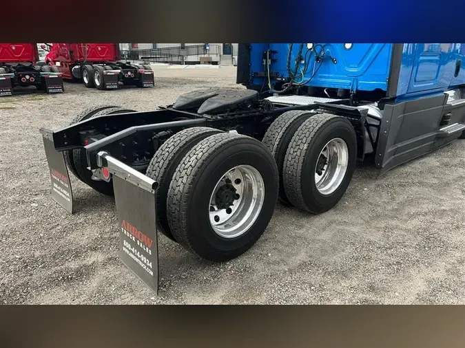 2022 FREIGHTLINER CA126