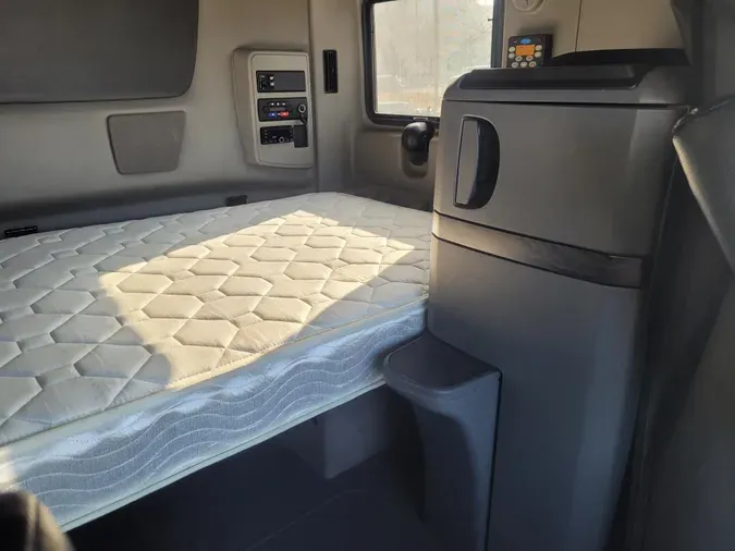 2023 International LT625