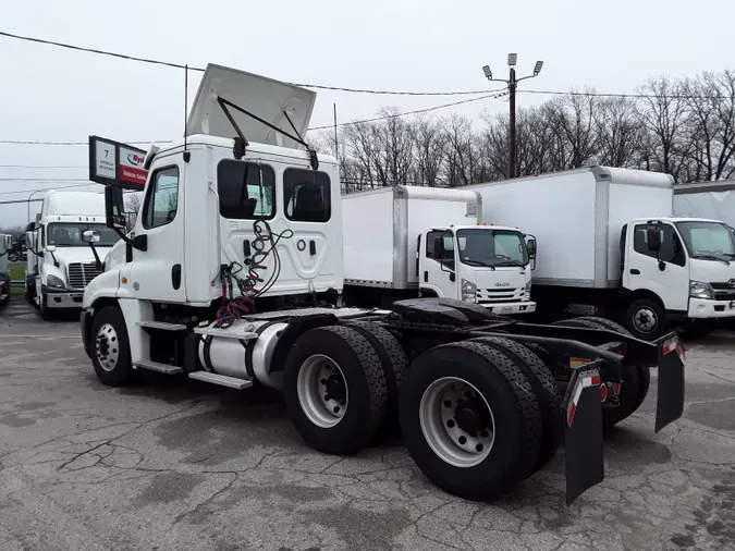 2019 FREIGHTLINER/MERCEDES CASCADIA 125