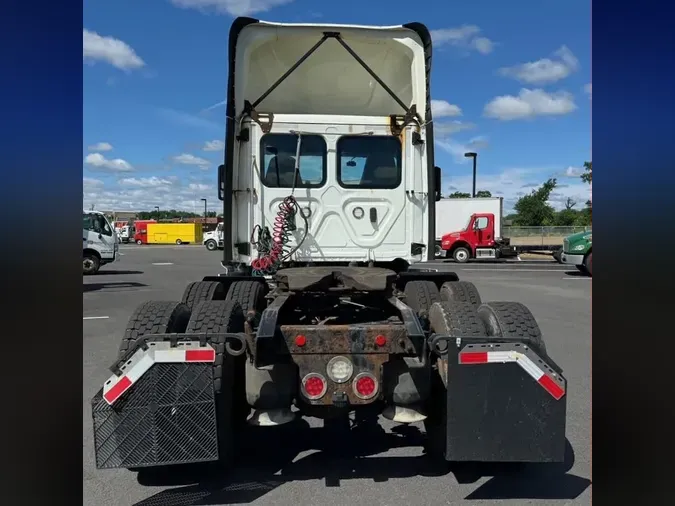 2019 FREIGHTLINER/MERCEDES CASCADIA 125