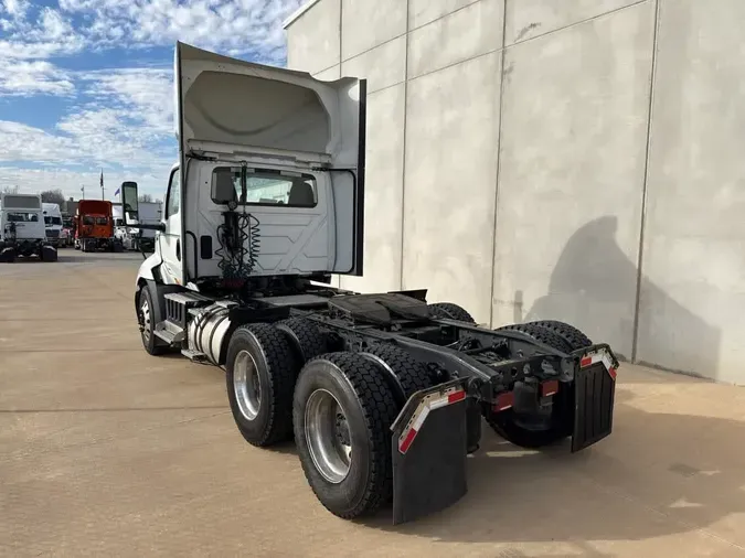 2020 NAVISTAR INTERNATIONAL RH613 DAYCAB T/A