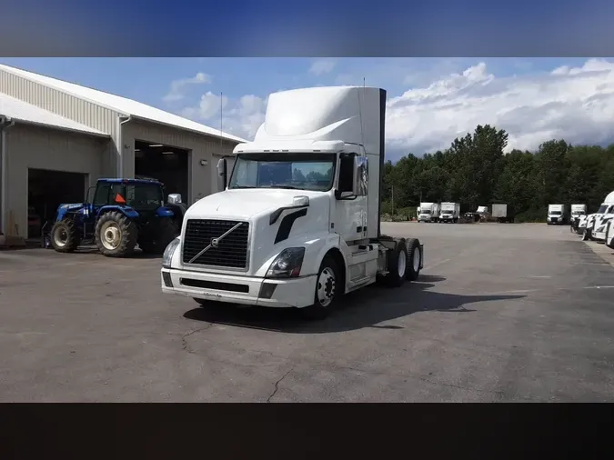 2017 Volvo VNL300