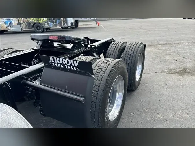 2015 VOLVO VNL3000b37a23f56a8df98118bcbb91ab955fb