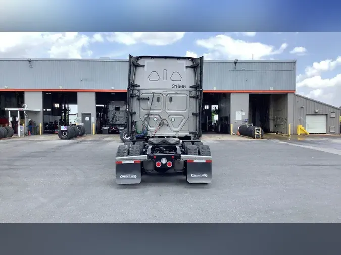 2024 Freightliner Cascadia