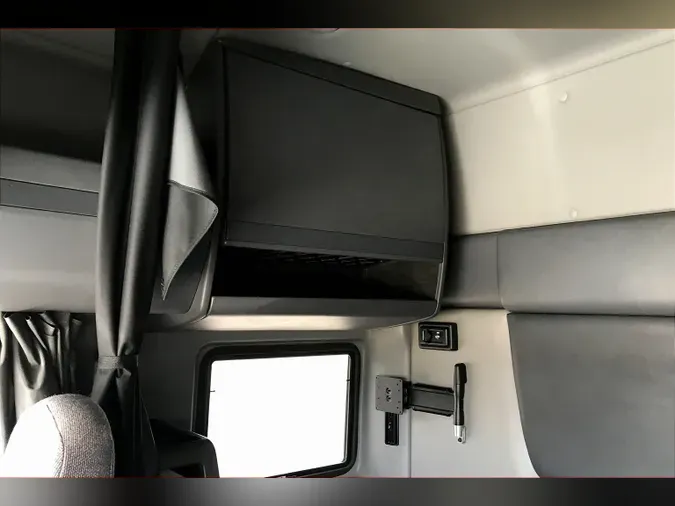 2022 INT LT625 6x4