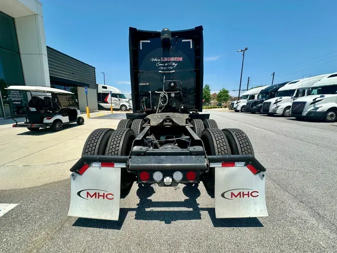 2022 Kenworth T680