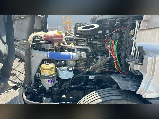 2021 Freightliner Cascadia 126