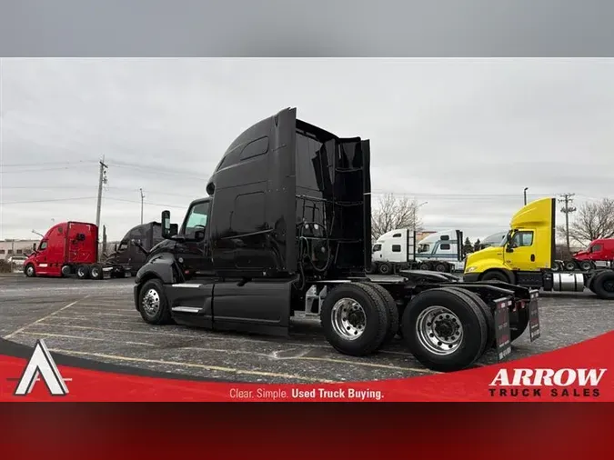 2021 FREIGHTLINER CA126