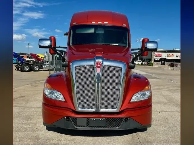 2023 Kenworth T680