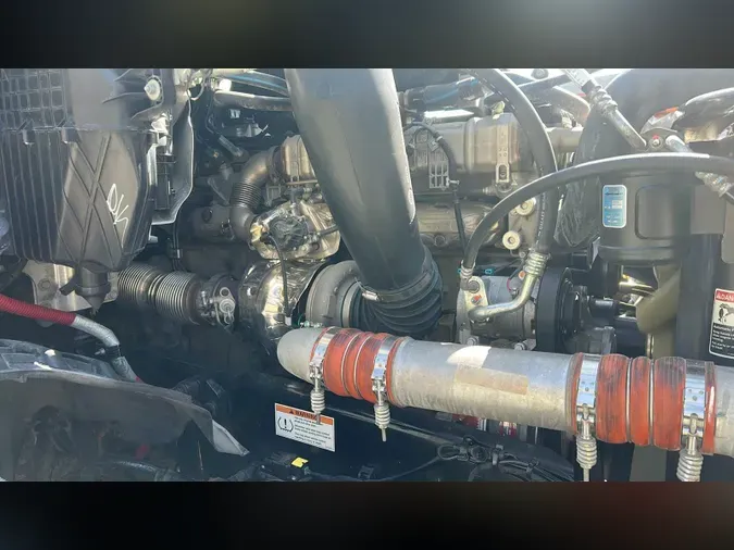 2022 Freightliner Cascadia 126