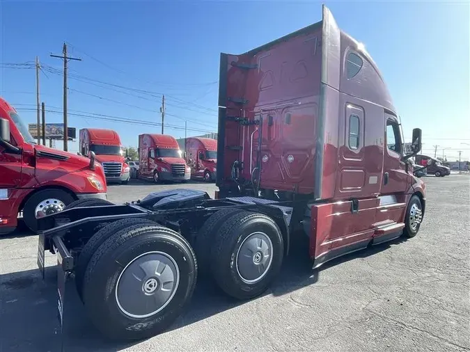 2021 FREIGHTLINER CASCADEVO1