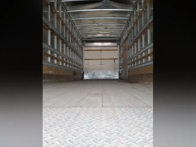 2018 FREIGHTLINER/MERCEDES M2 106