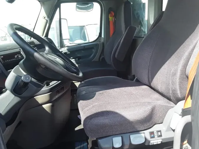 2019 FREIGHTLINER/MERCEDES CASCADIA 125