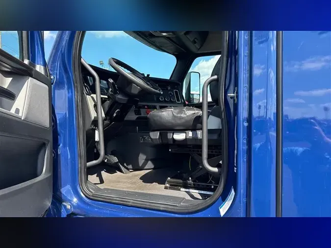 2020 FREIGHTLINER CA126