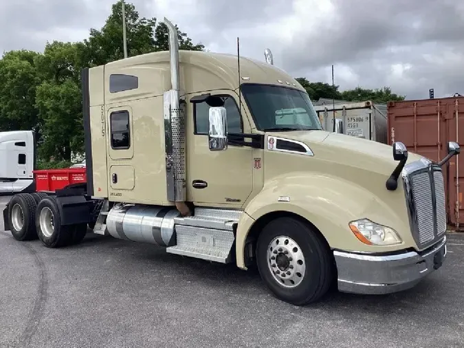 2021 KENWORTH T680