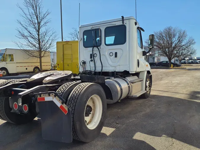 2019 FREIGHTLINER/MERCEDES CASCADIA 113