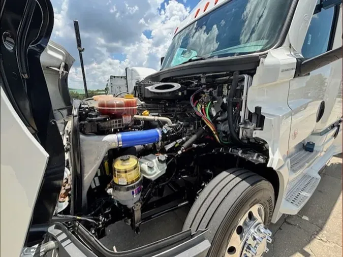 2023 Freightliner Cascadia 126