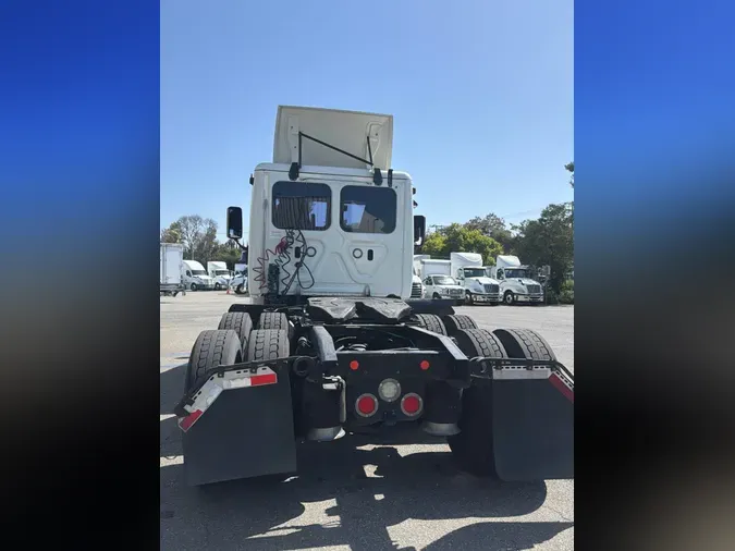 2019 FREIGHTLINER/MERCEDES CASCADIA 1250b588943008af7062e4b0401f7d2fd92