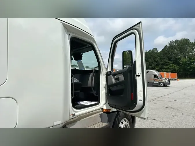 2021 Freightliner Cascadia