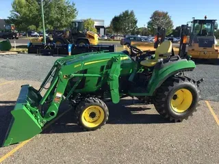 2018 John Deere 2032R