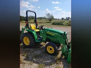 2017 John Deere 3025E