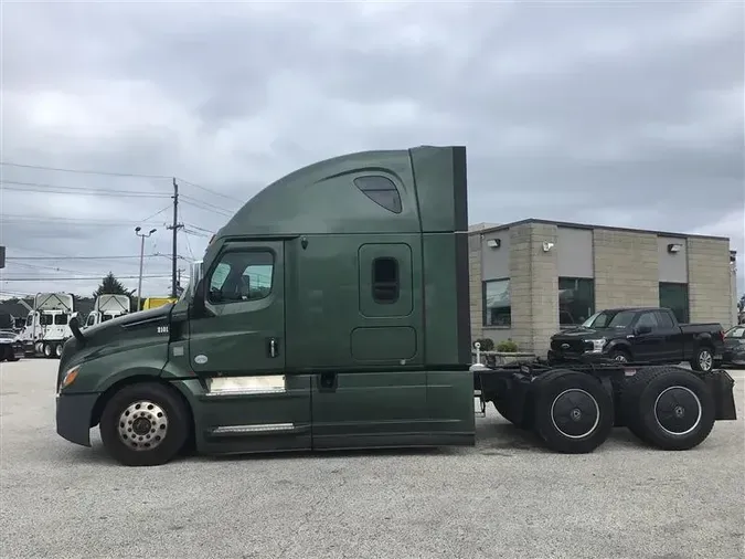 2021 FREIGHTLINER CA126