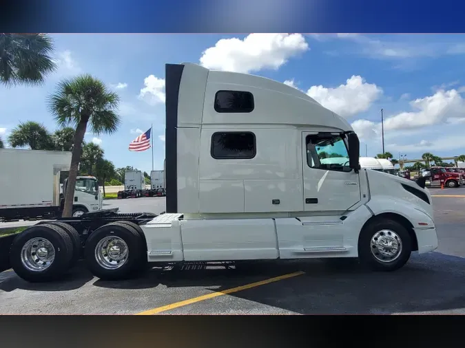 2022 Volvo VNL 860