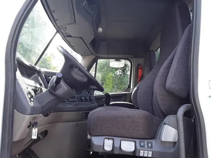 2015 FREIGHTLINER/MERCEDES CASCADIA 125