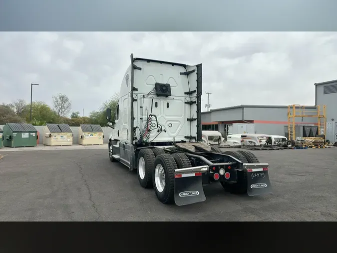 2022 Freightliner Cascadia 1260b6af5e4c8475d0383c17952a4d09234