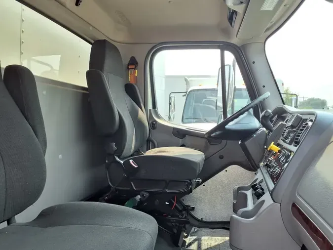 2020 FREIGHTLINER M2 106