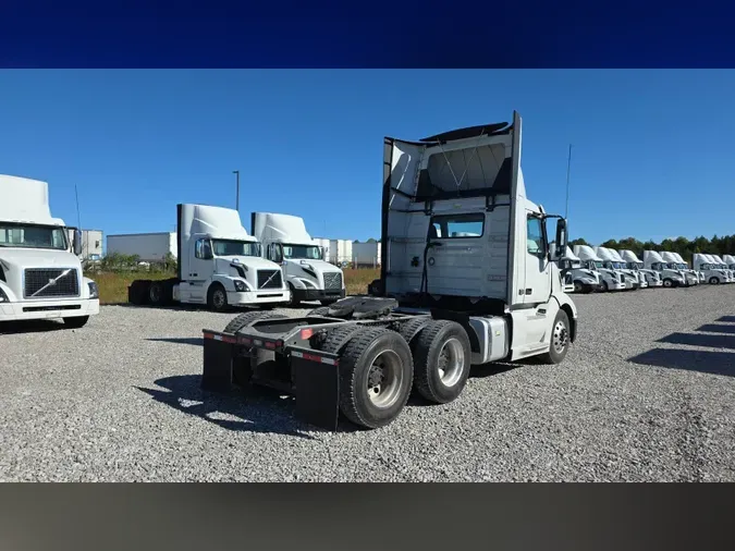2019 Volvo VNL300