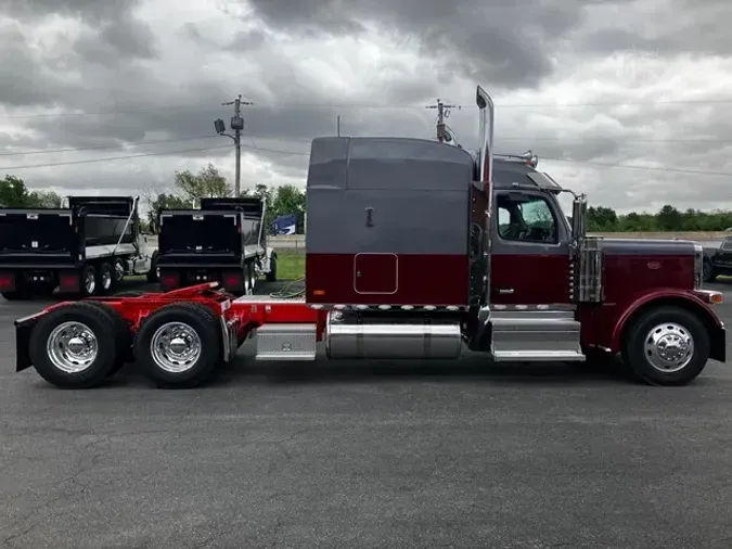 2027 PETERBILT 589