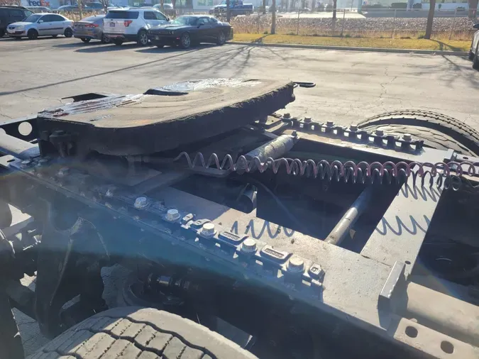 2023 International LT625